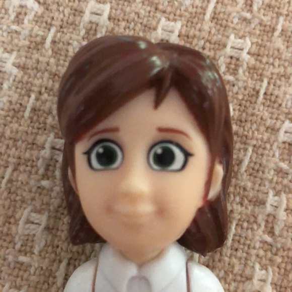 Jazzwares COCOMELON Mom Figure - Picture 3 of 16